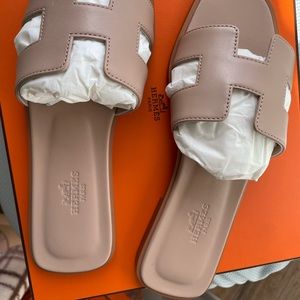 Hermes Oran Sandal size 37 Beige nude color